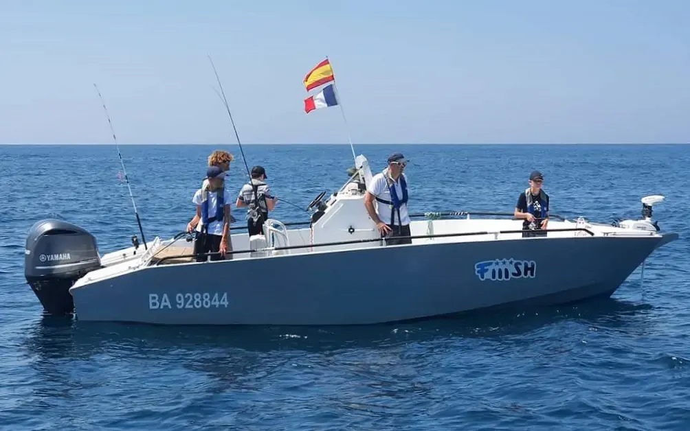 Awa Into the Sea — bateau AWA à Capbreton